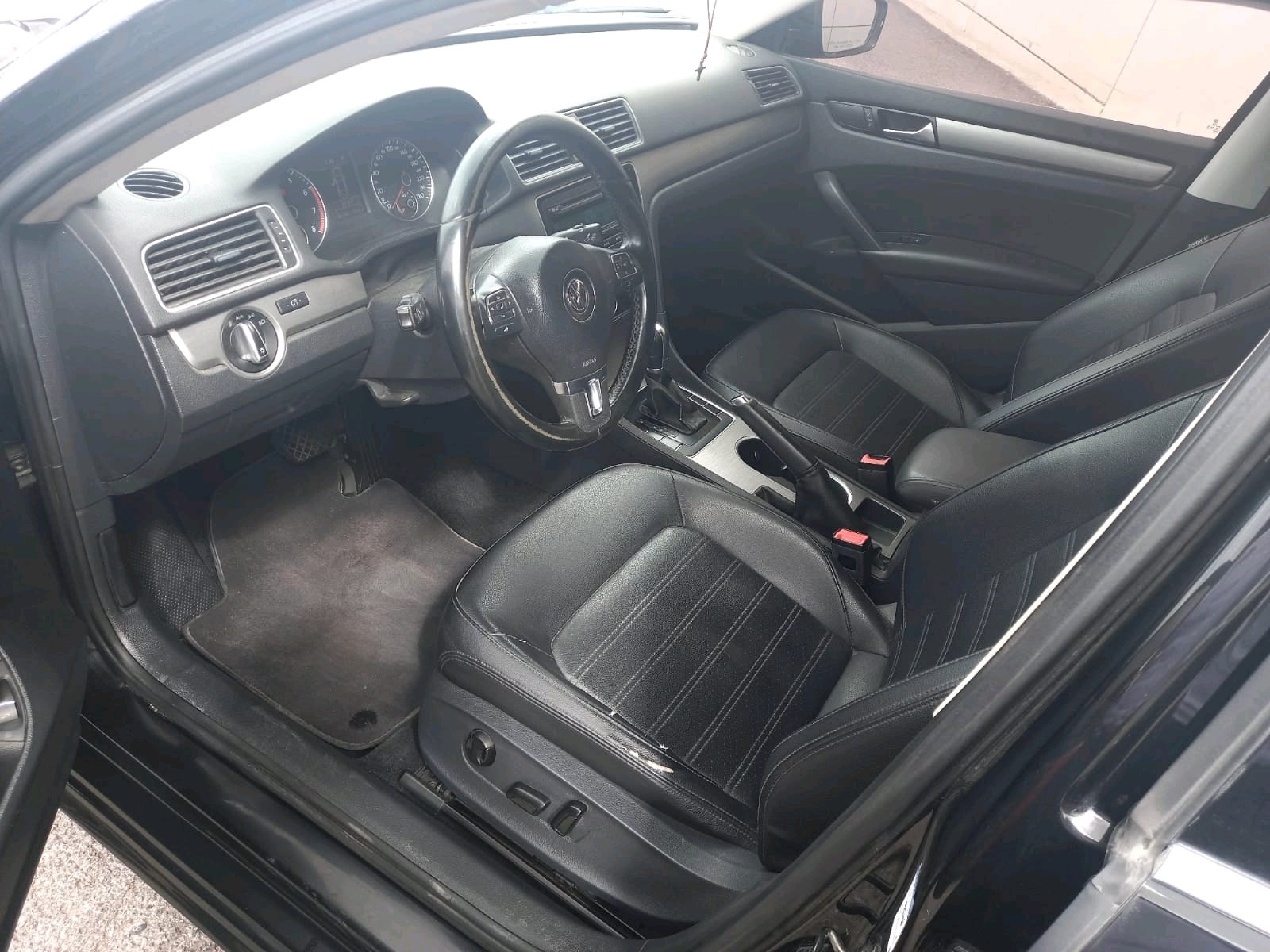 2014 Volkswagen PASSAT 4 PTS SPORTLINE 25L TIPTRONIC FLED PIEL RA-17