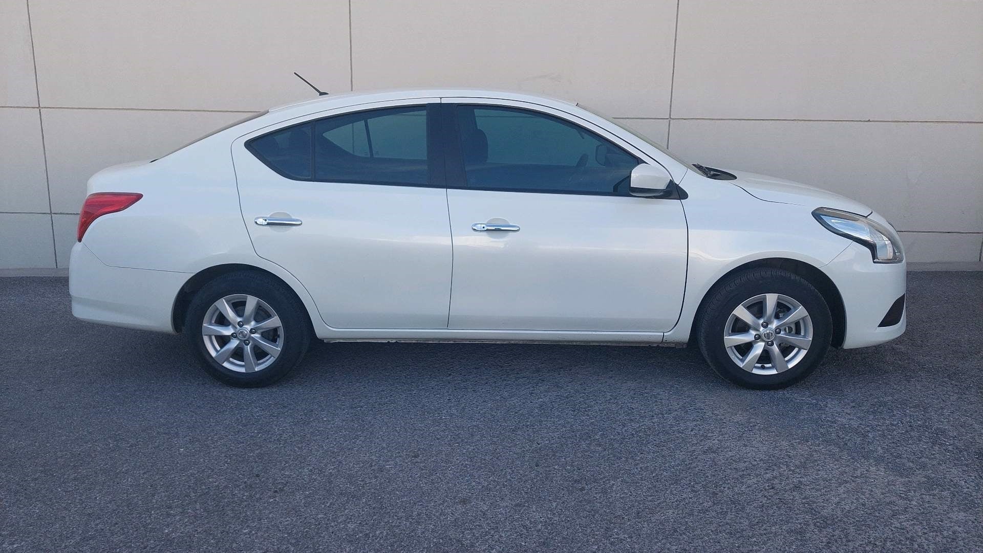 2019 Nissan VERSA 4 PTS SENSE TM5 AAC VE
