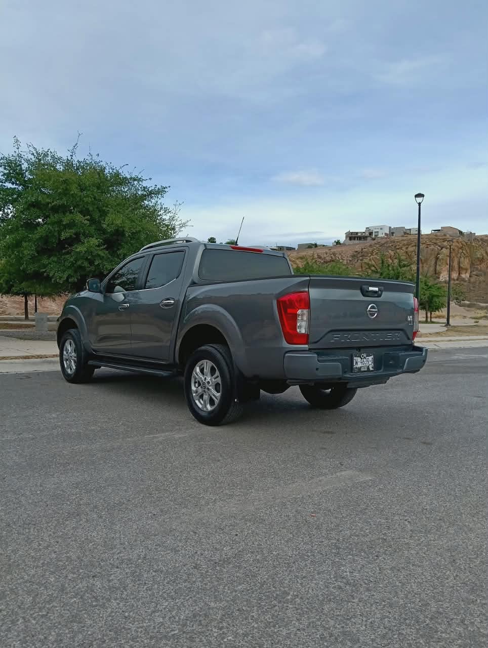 2021 Nissan FRONTIER 4 PTS LE L4 25L TM6 AAC VE ESTRIBOS RA-17