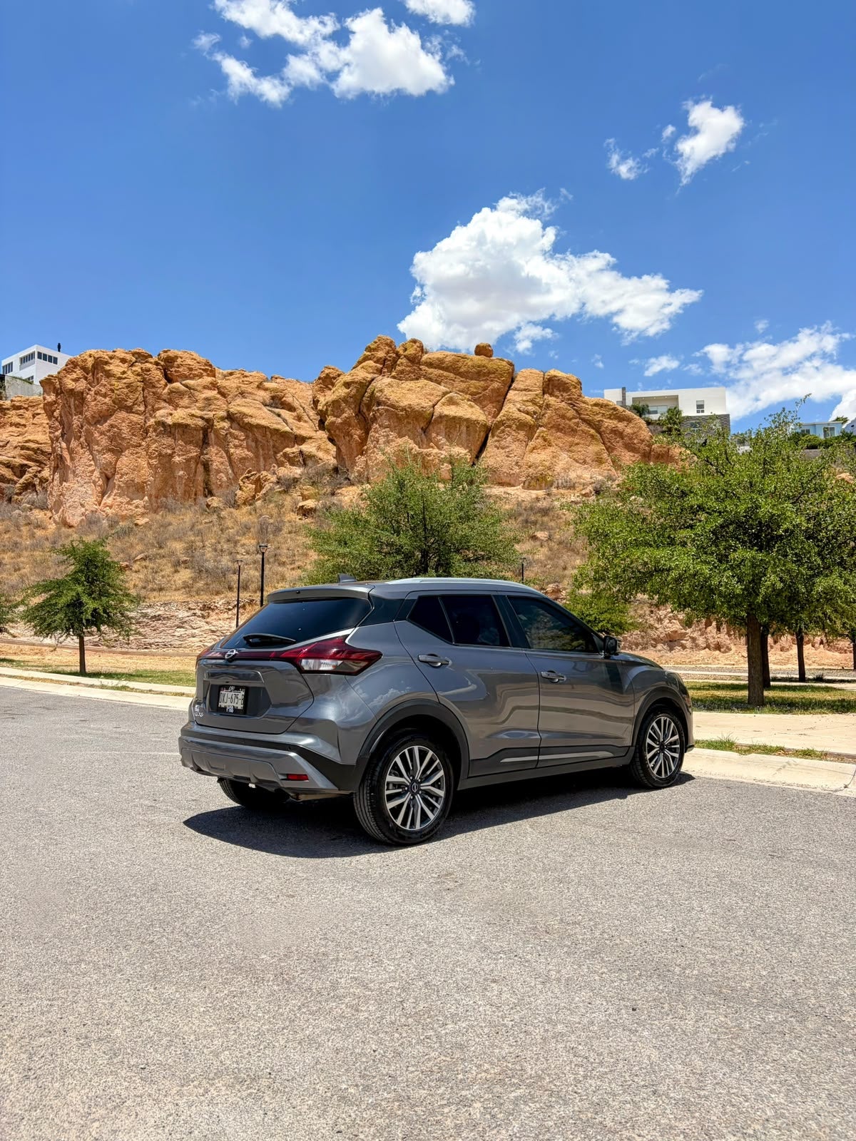 2023 Nissan KICKS 5 PTS PLATINUM 16L TA AAC AUT PIEL GPS RA-18
