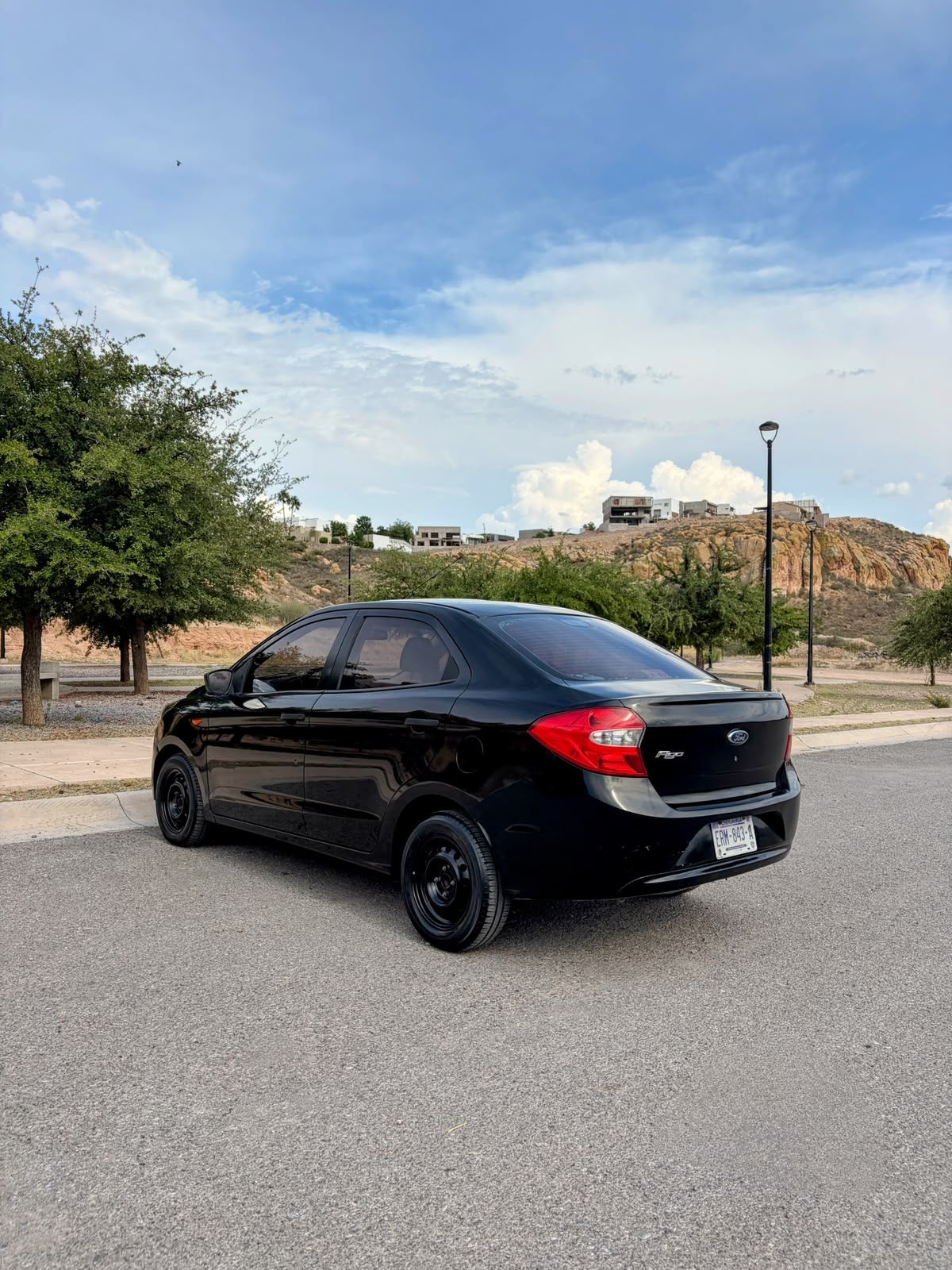 2018 Ford FIGO 4 PTS IMPULSE TA AAC MP3 R-14