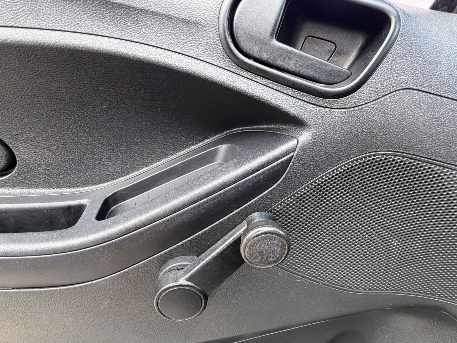 2018 Ford FIGO 4 PTS IMPULSE TA AAC MP3 R-14