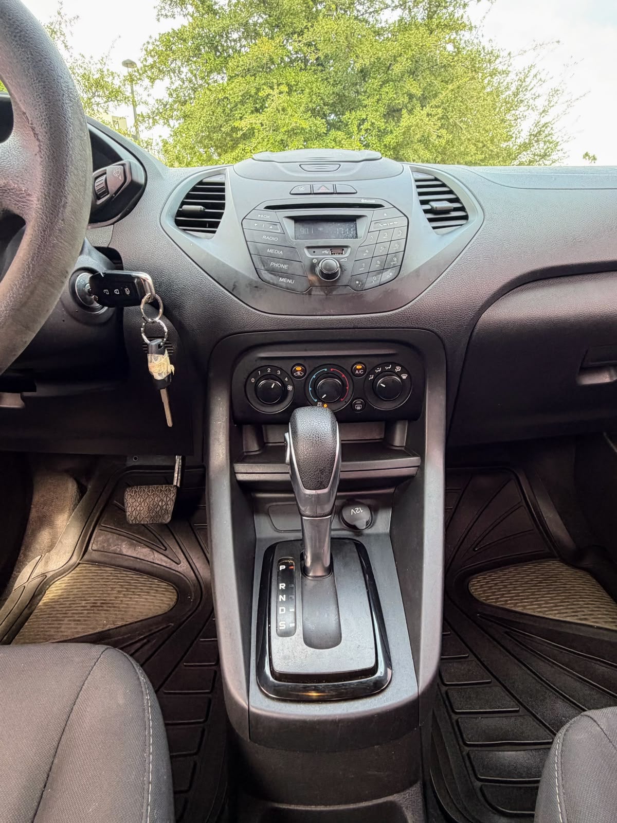 2018 Ford FIGO 4 PTS IMPULSE TA AAC MP3 R-14